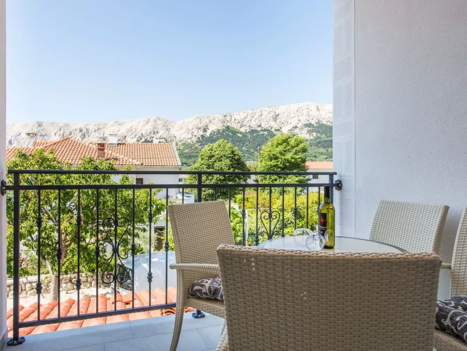 Nettes Appartement in Baška mit Eigenem Balkon-Buiten