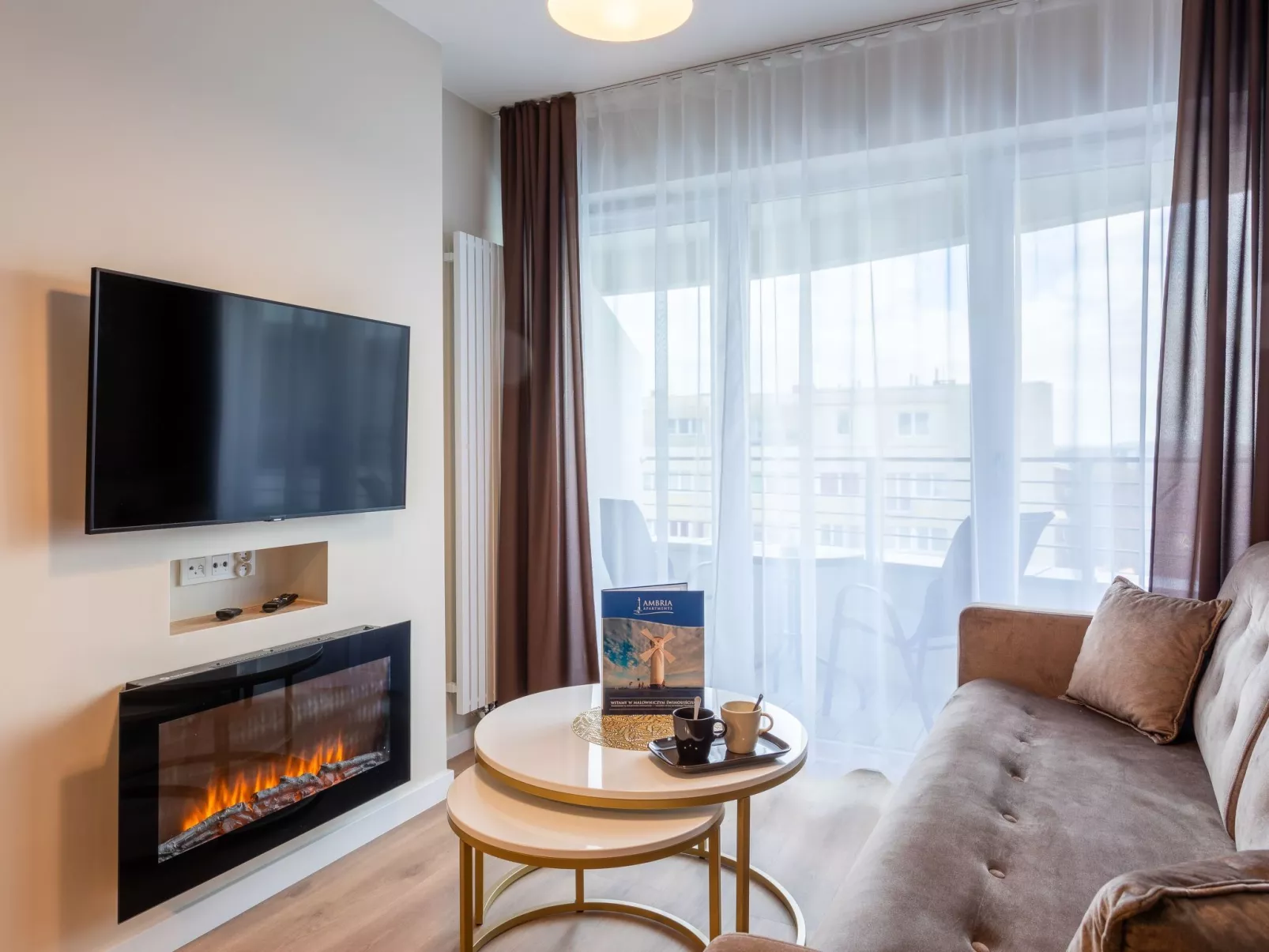 Stilvoll eingerichtete Ferienwohnung am Meer-Image-tags.info