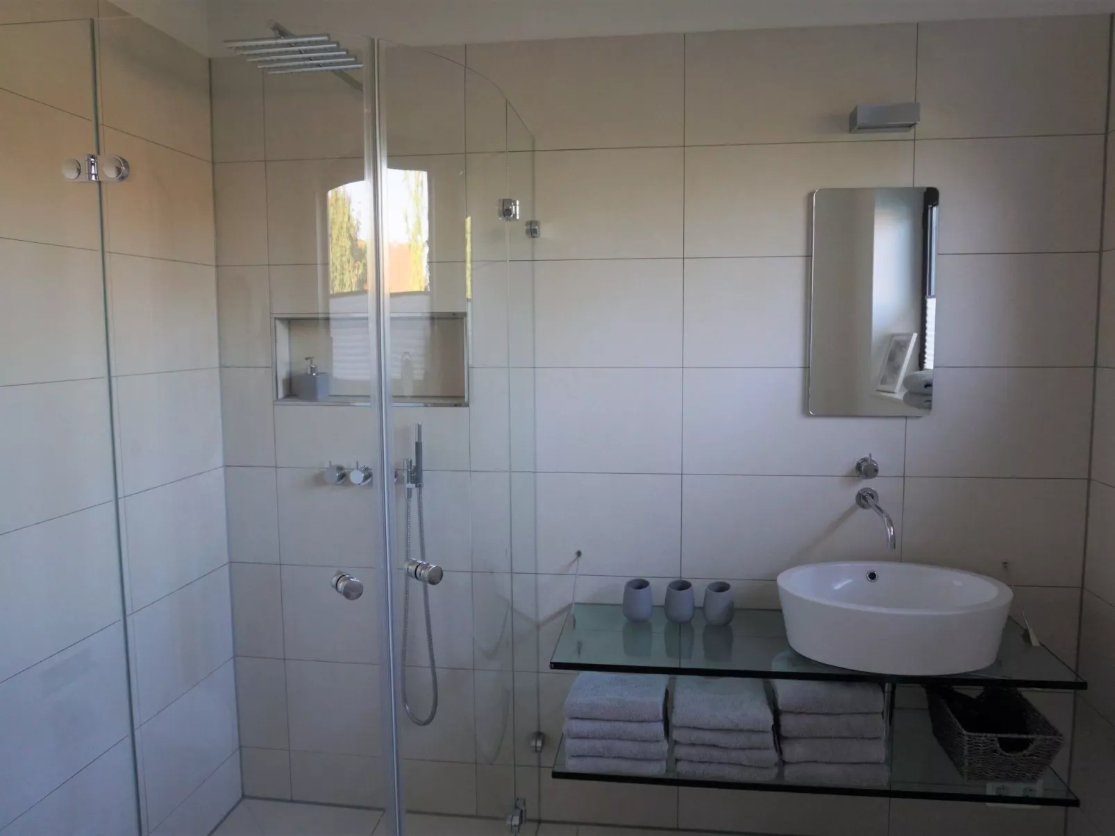 Großzügiges Haus mit traumhafter Gartenanlage-Binnen