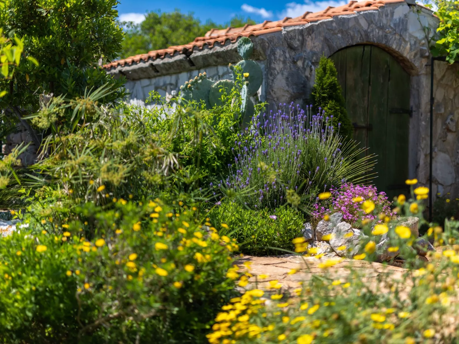 In Rudina mit Privatem Pool-Buiten