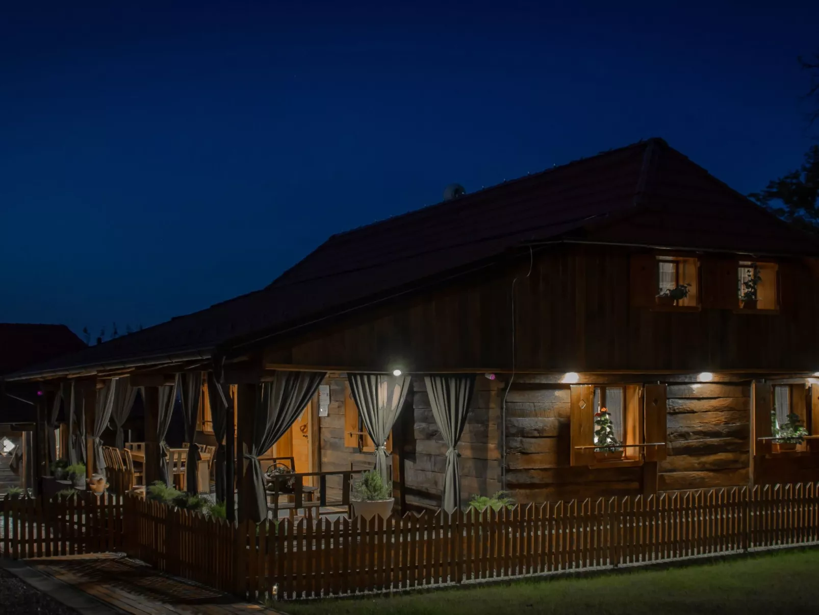 Lina-Image-tags.info