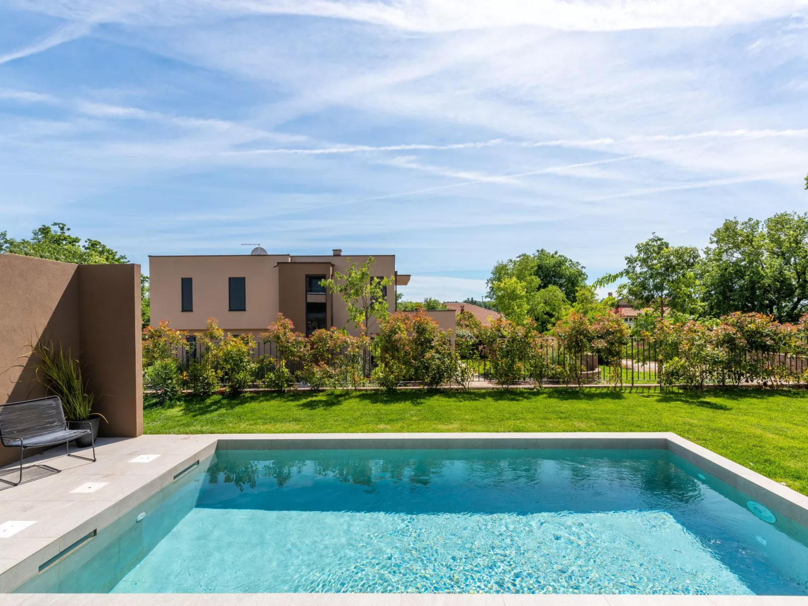 Mit eigenem Garten und Terrasse-Buiten