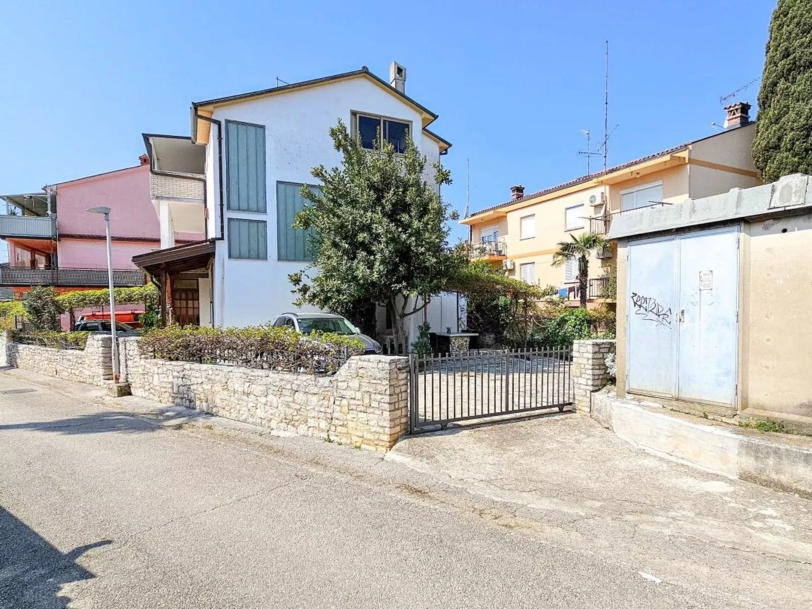 Wohnung 80m vom Meer mit Terrasse-Buiten