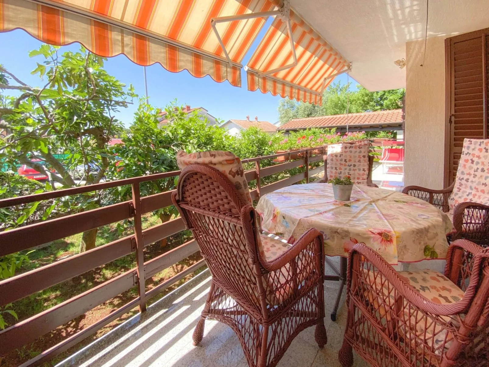 Vinka in Strandnähe-Buiten