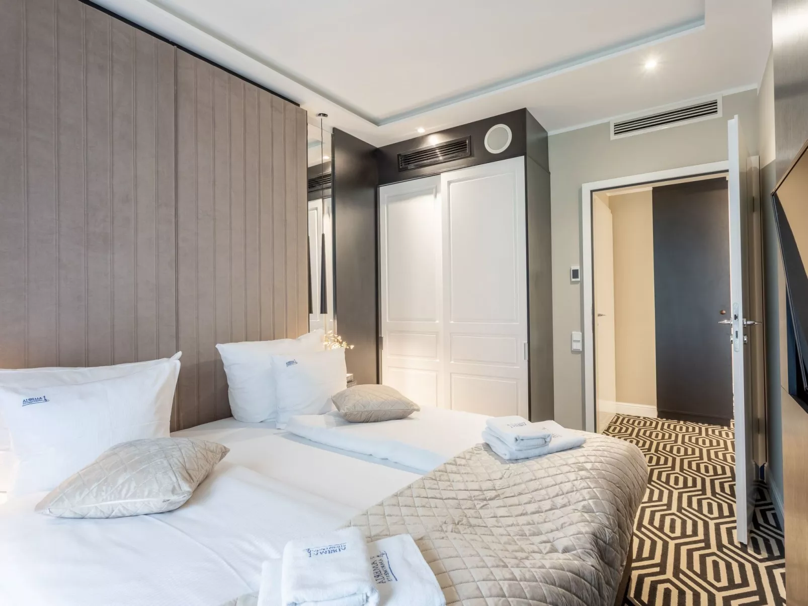 Stilvoll eingerichtete Ferienwohnung am Meer-Image-tags.info