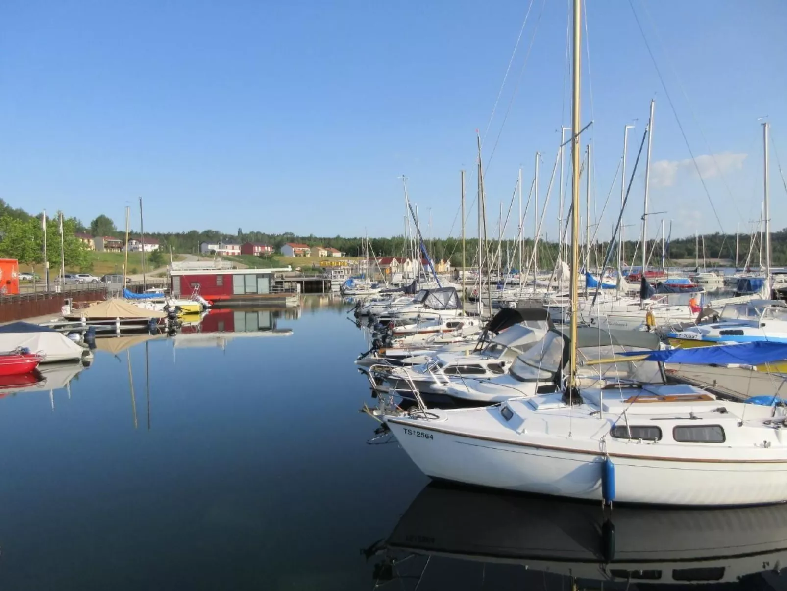 Seehaus Arielle mit Wassergrundstück - Buiten