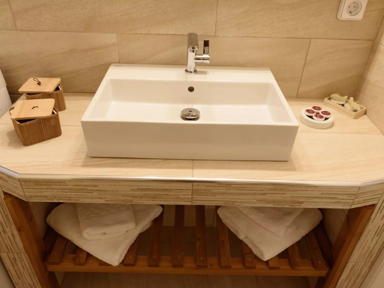 Mit Blick auf das Wasser-Binnen