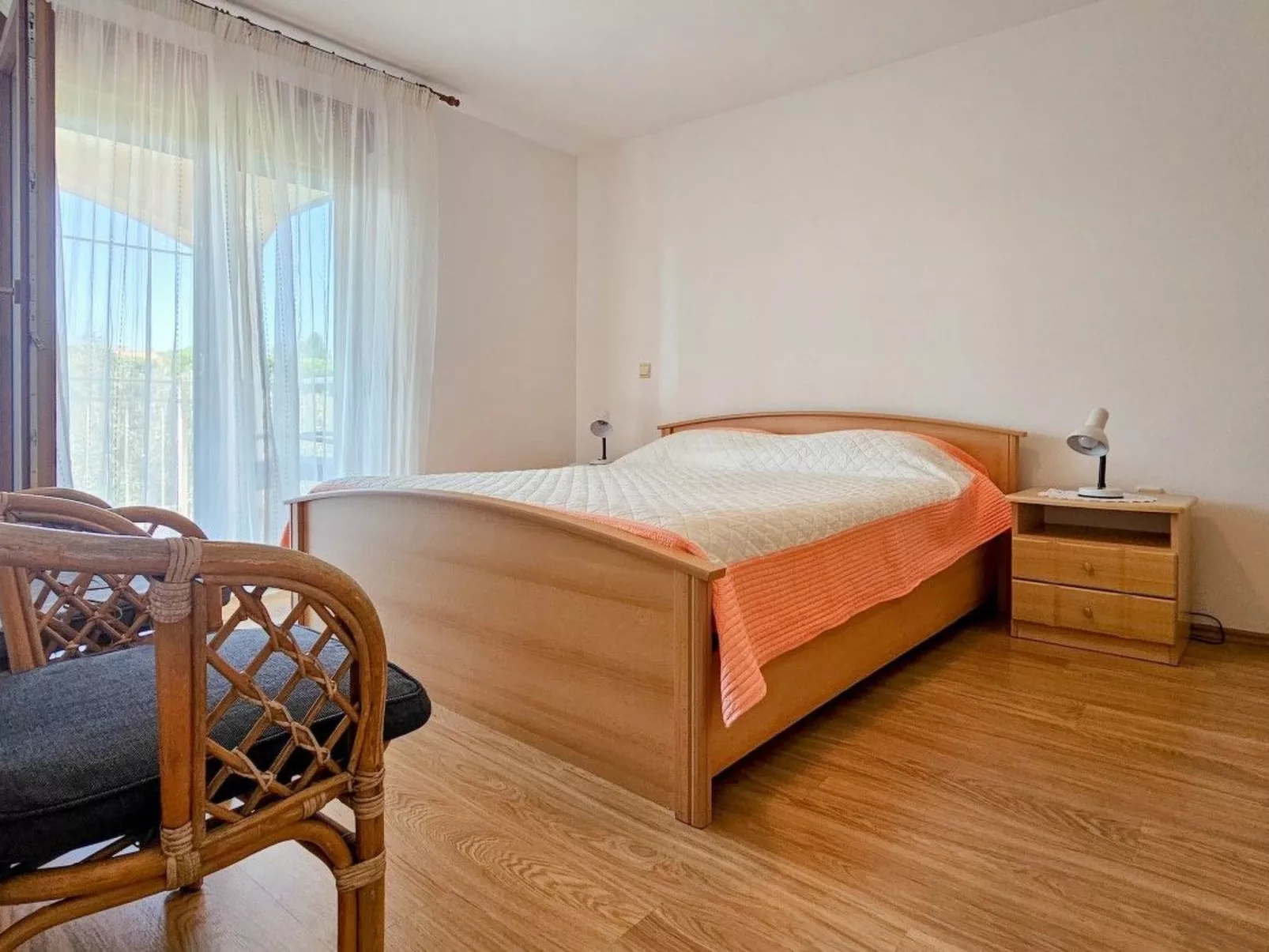 "Viola" mit Balkon-Binnen