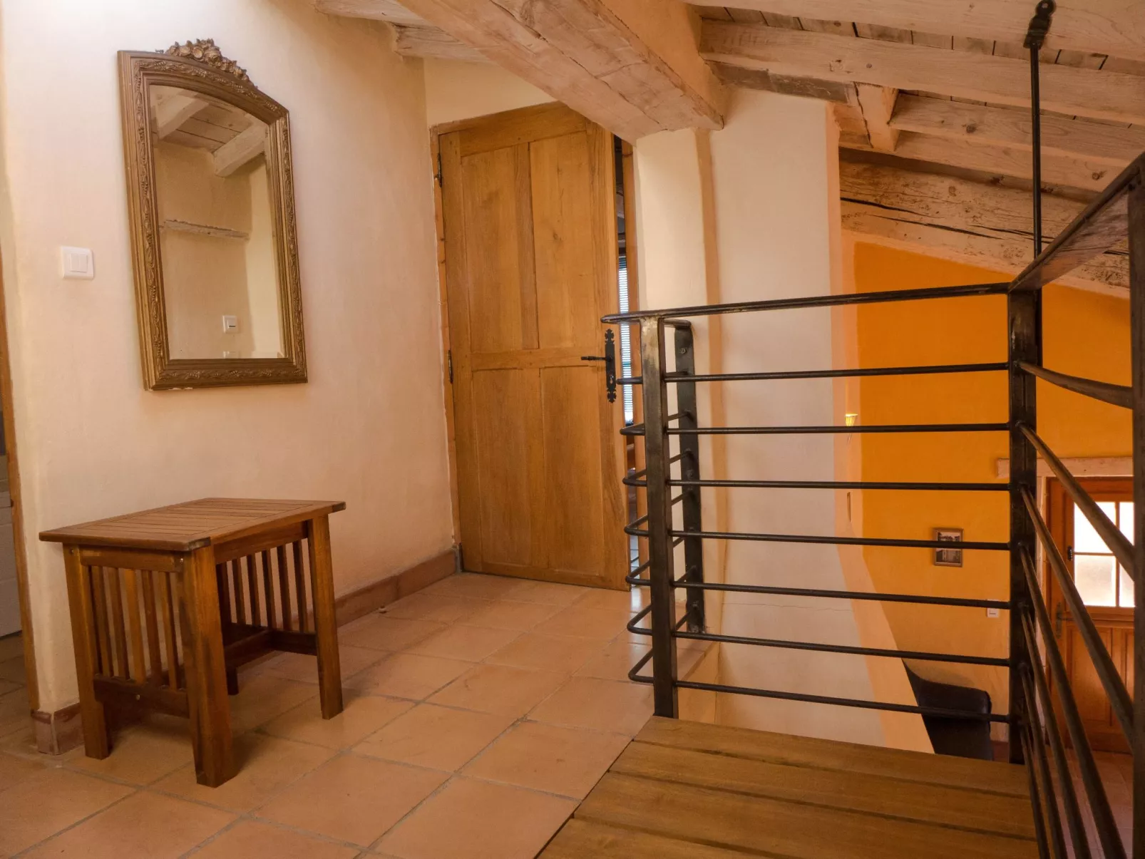 Komfortables Ferienhaus mit Privatpool-Binnen