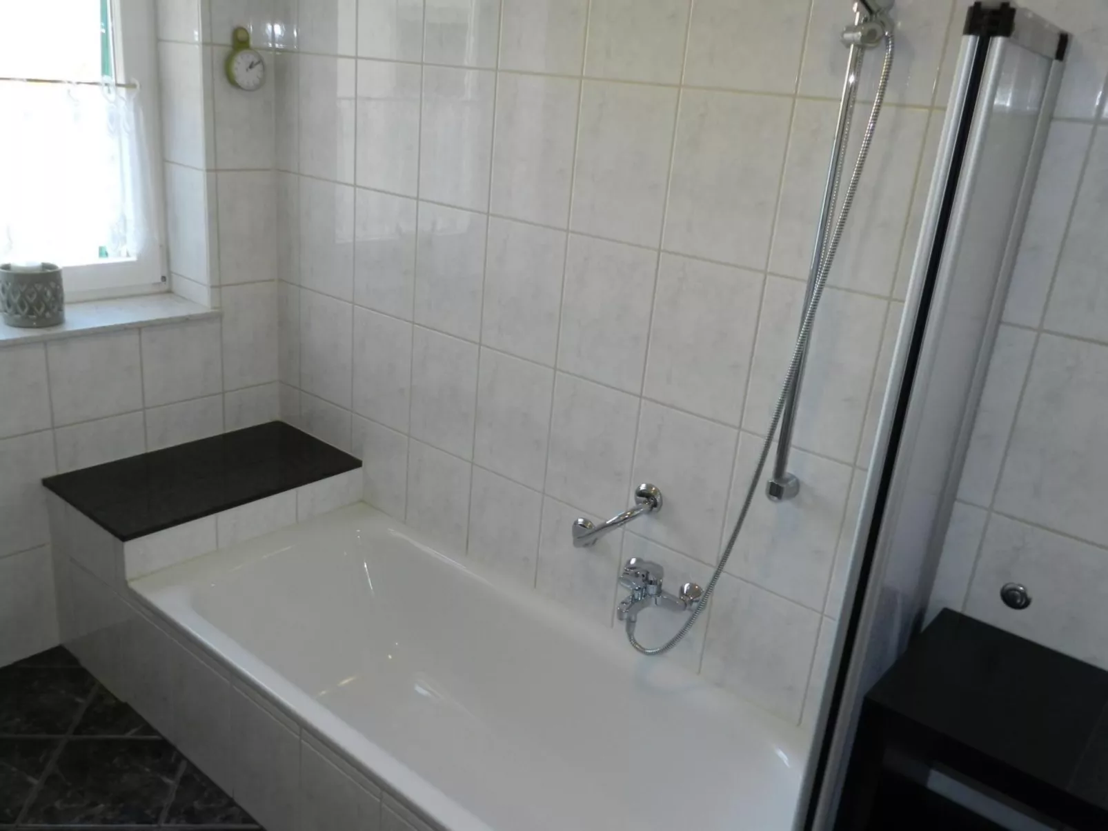 Schöne Ferienwohnung mit Terrasse und Moselblick-Image-tags.info