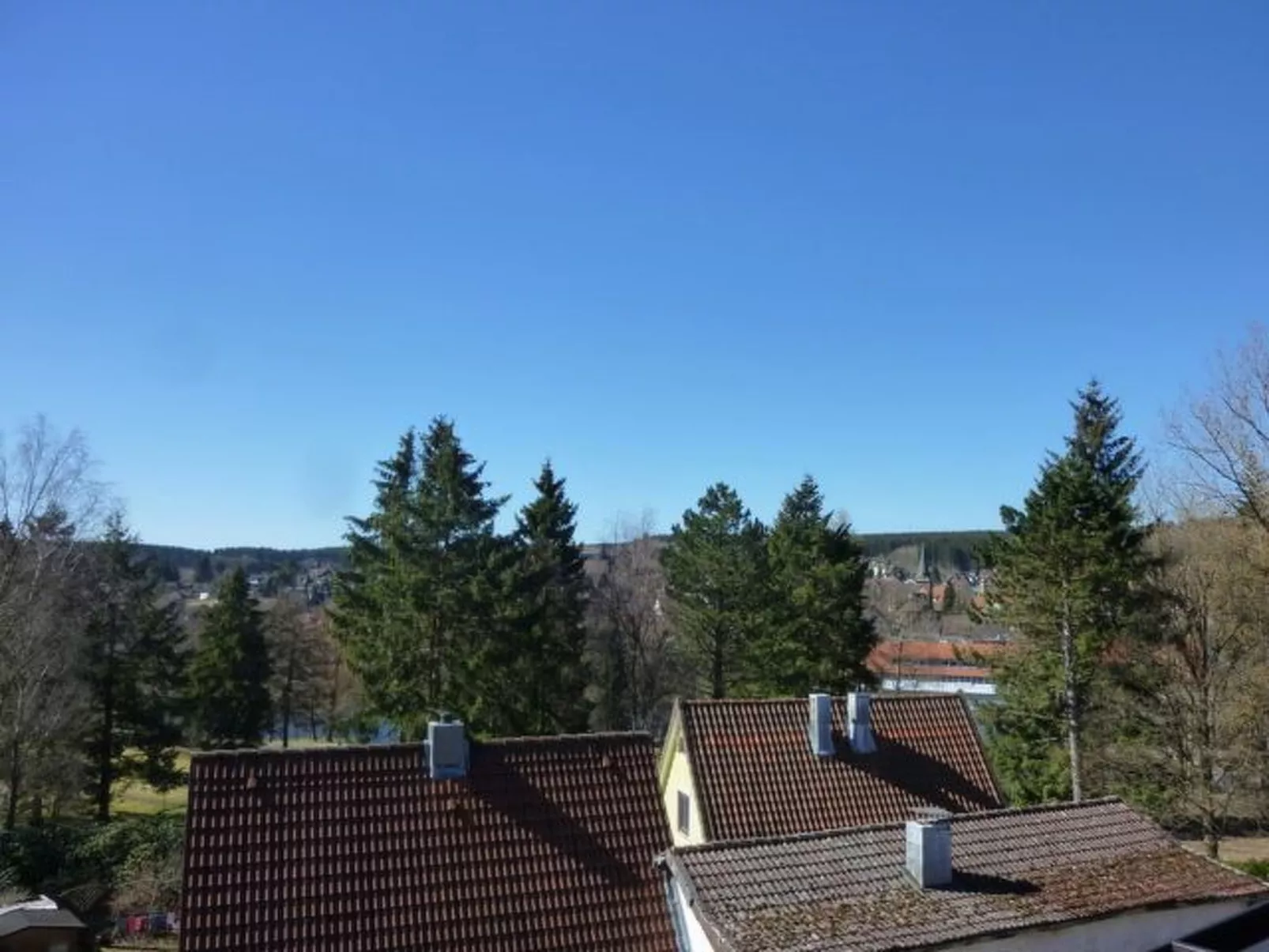 Moderne Ferienwohnung mit Balkon-Buiten