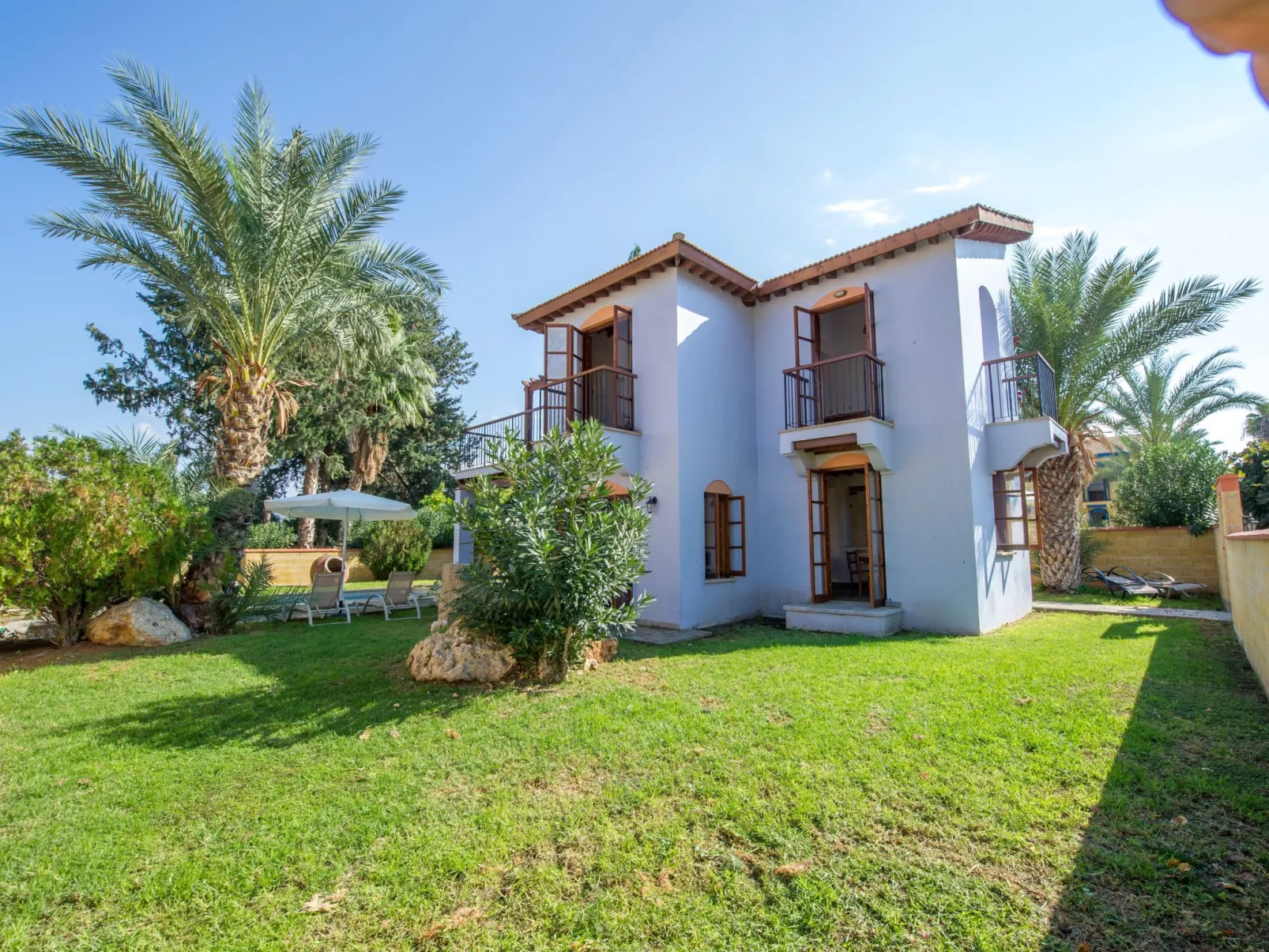 Schönes Ferienhaus mit Balkon in Polis Chrysochous-Buiten