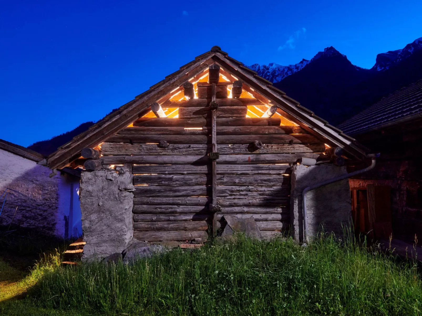 Waterfall House-Buiten
