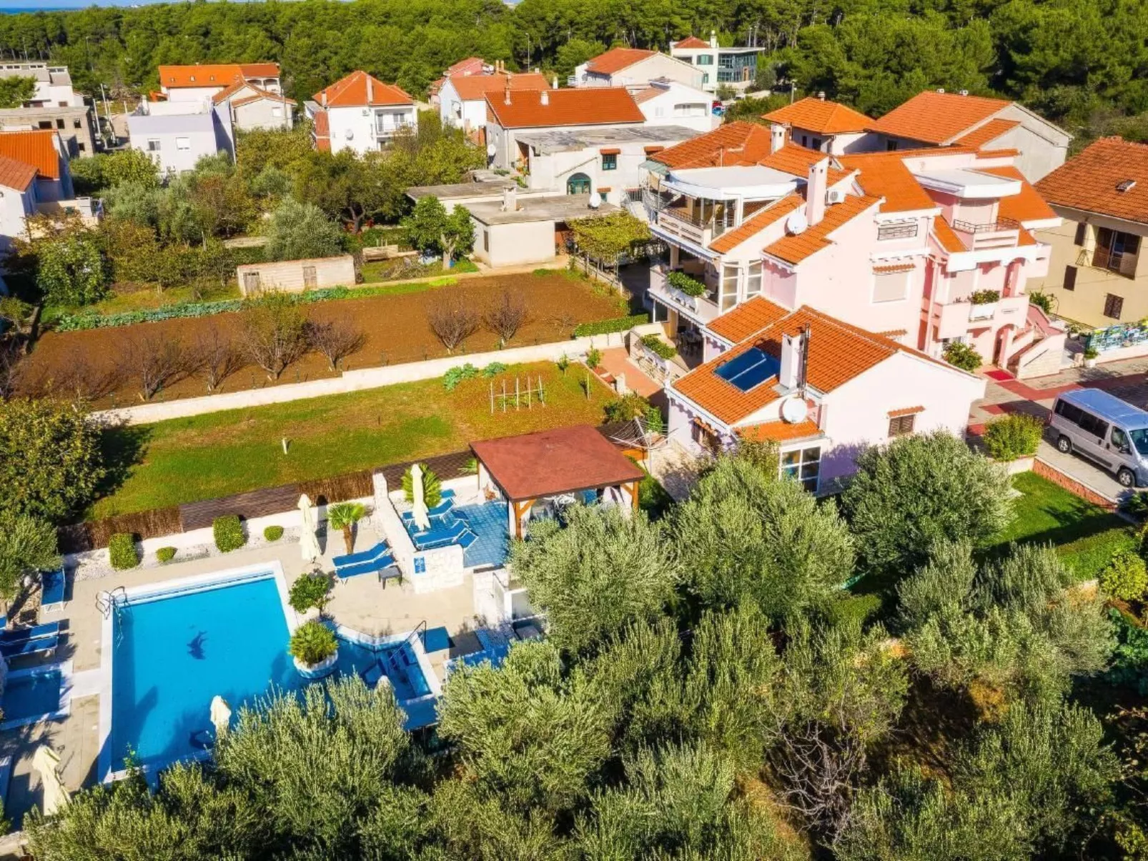 Villa Dalmatina mit Pool  für 4+1 Personen-Buiten