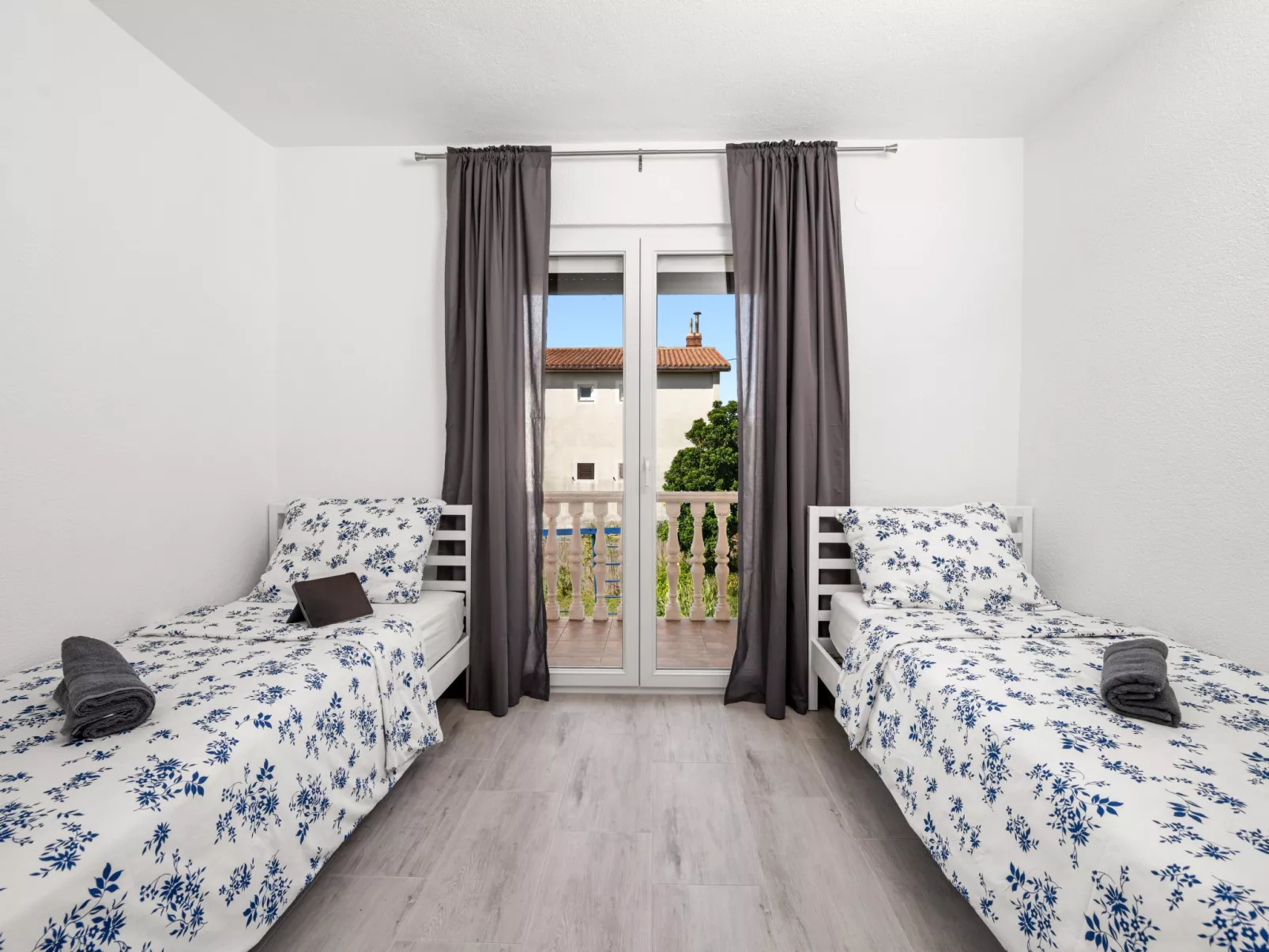 Villa Fortuna für bis zu 9 Personen und mit beheiztem Aussenpool-Binnen