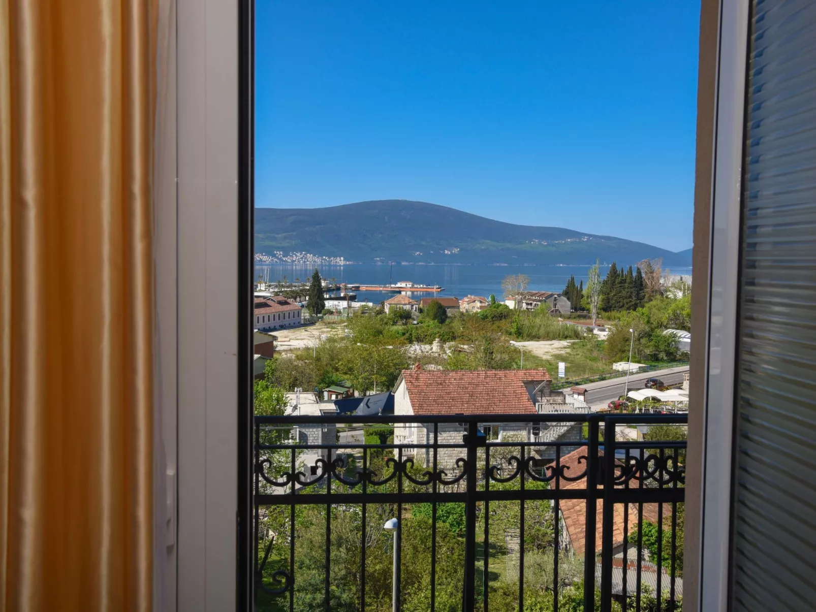 Wohnung "D und D Wohnungen Tivat"-Image-tags.info