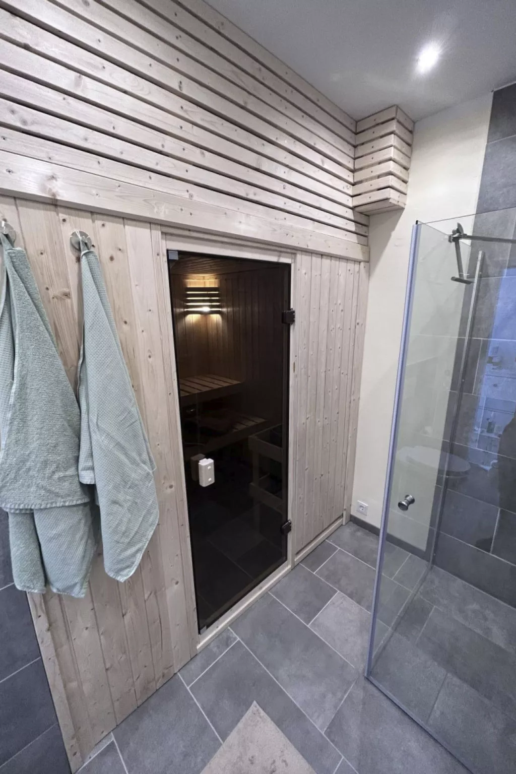 Renoviertes Haus in Husen mit Terrasse und Sauna-Image-tags.info