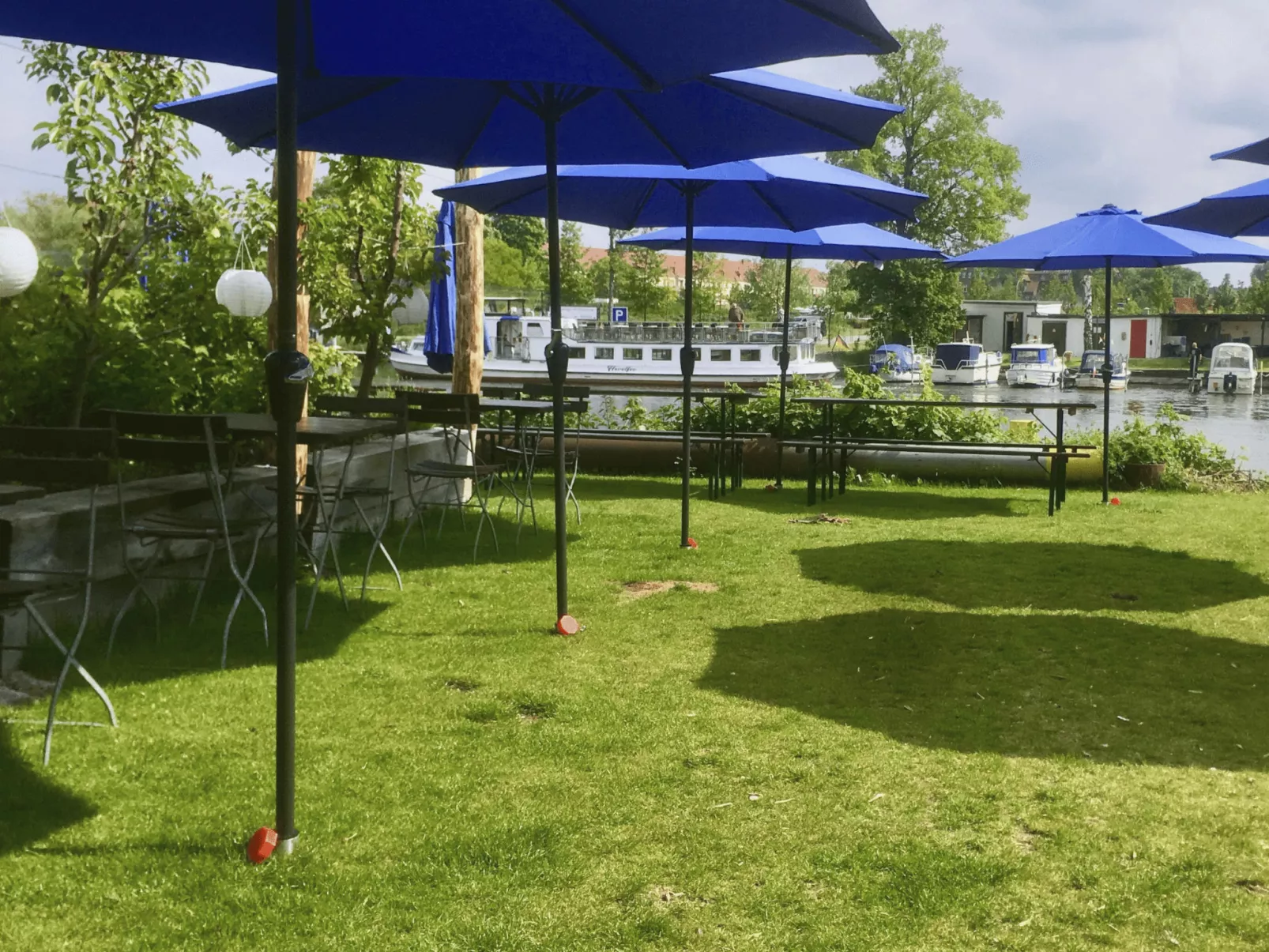 Appartement in Brandenburg An Der Havel mit Grill, Terrasse und Garten-Buiten