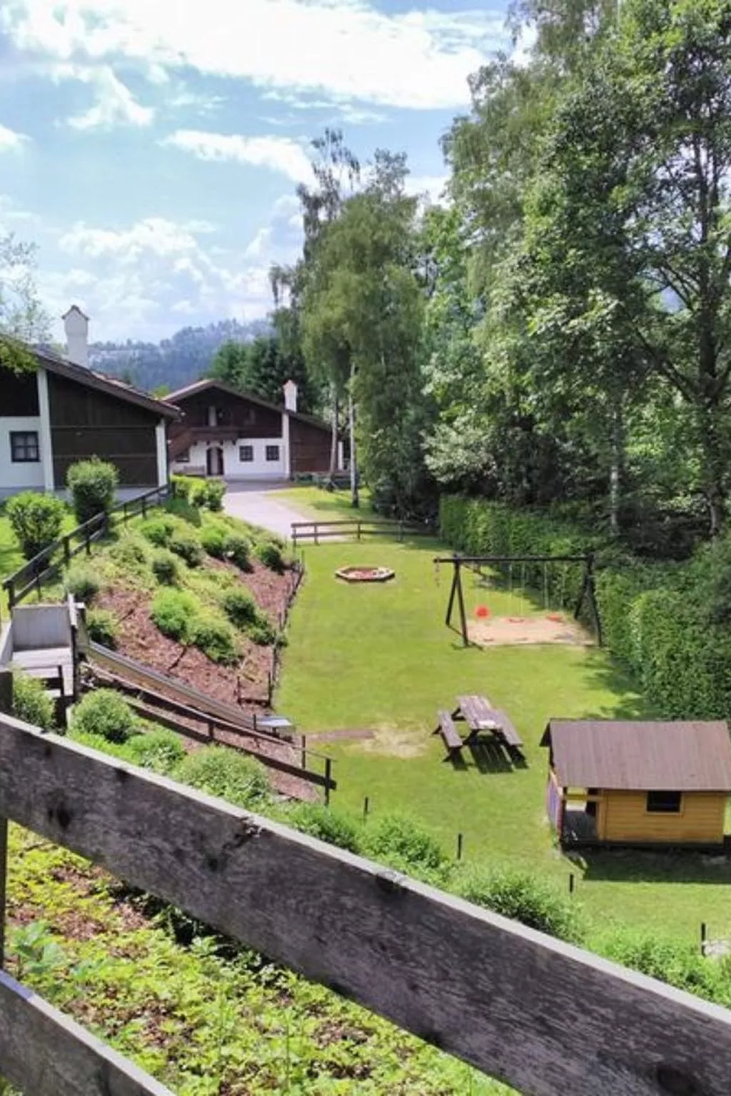 Wohnung mit möblierter Terrasse und Waldblick-Buiten