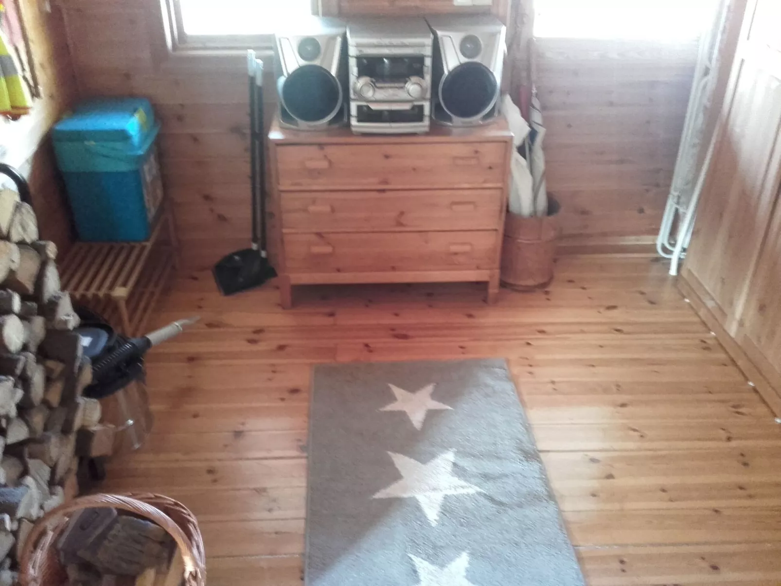 "Flodavägen 39" mit privatem Parkplatz-Binnen