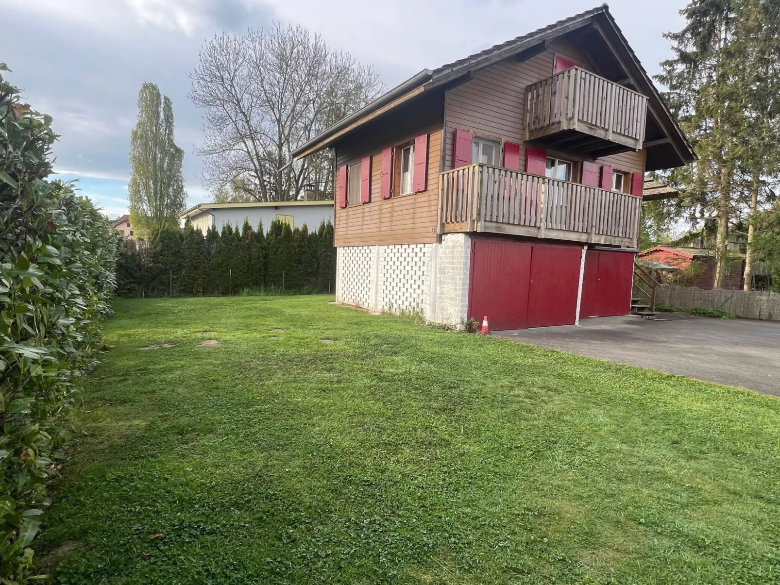 Chalet in der Nähe des Sees 3 Minuten zu Fuß entfernt-Buiten