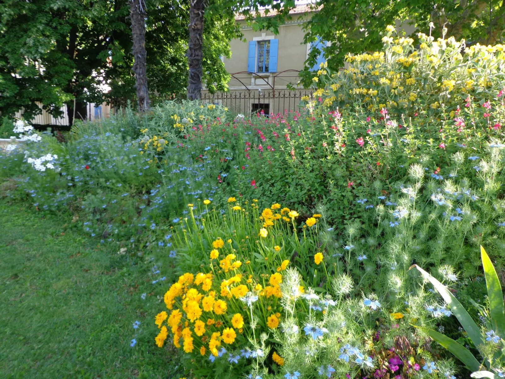 Klimatisierte Wohnung mit 2 Schlafzimmern und Pool-Buiten