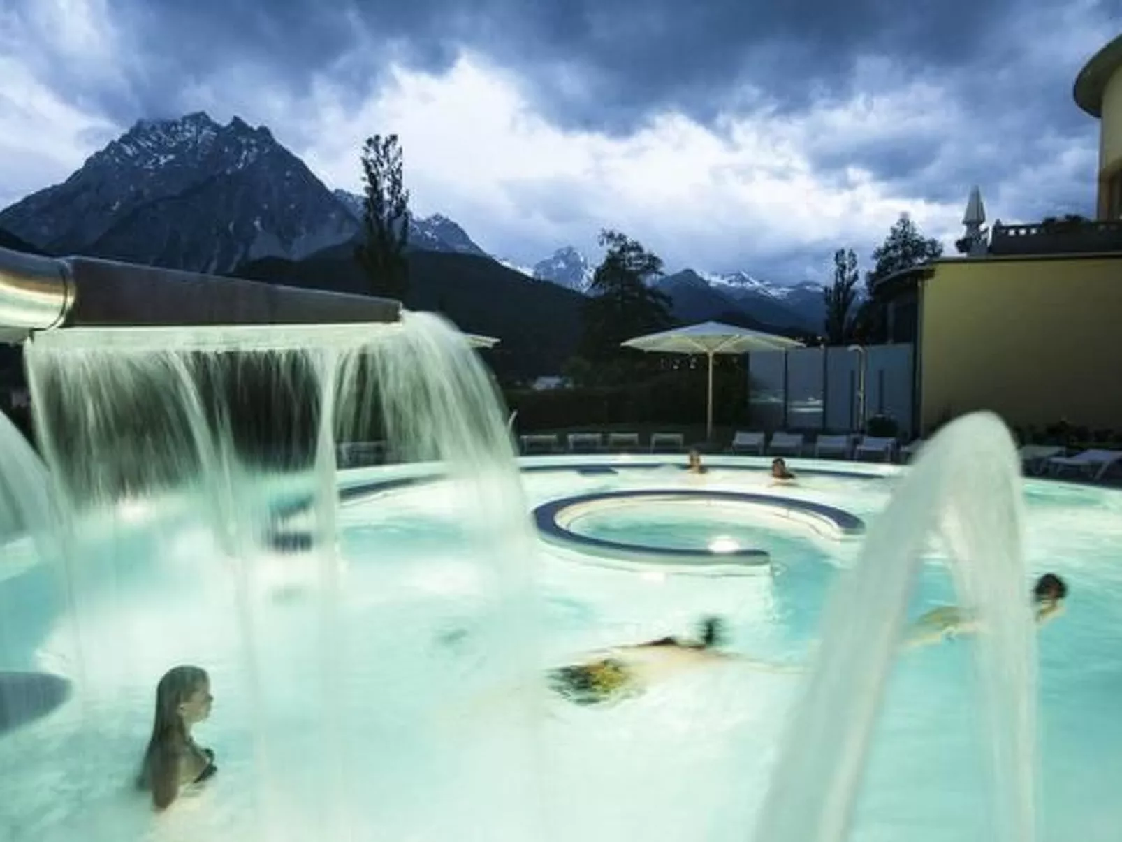 Alte typische Engadinermühle-Buiten