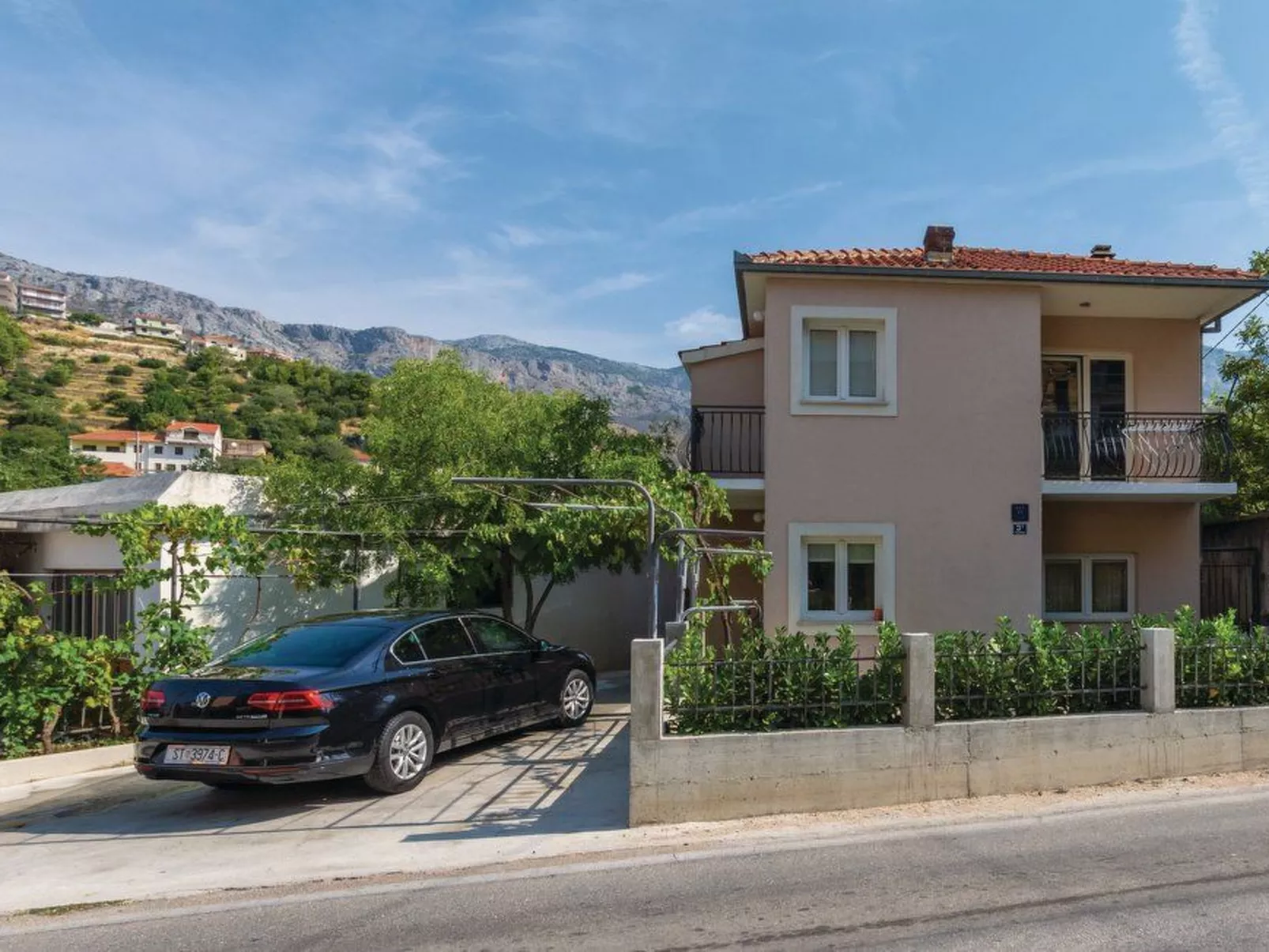 Žrnovnica, Entspannung am Flussufer-Buiten