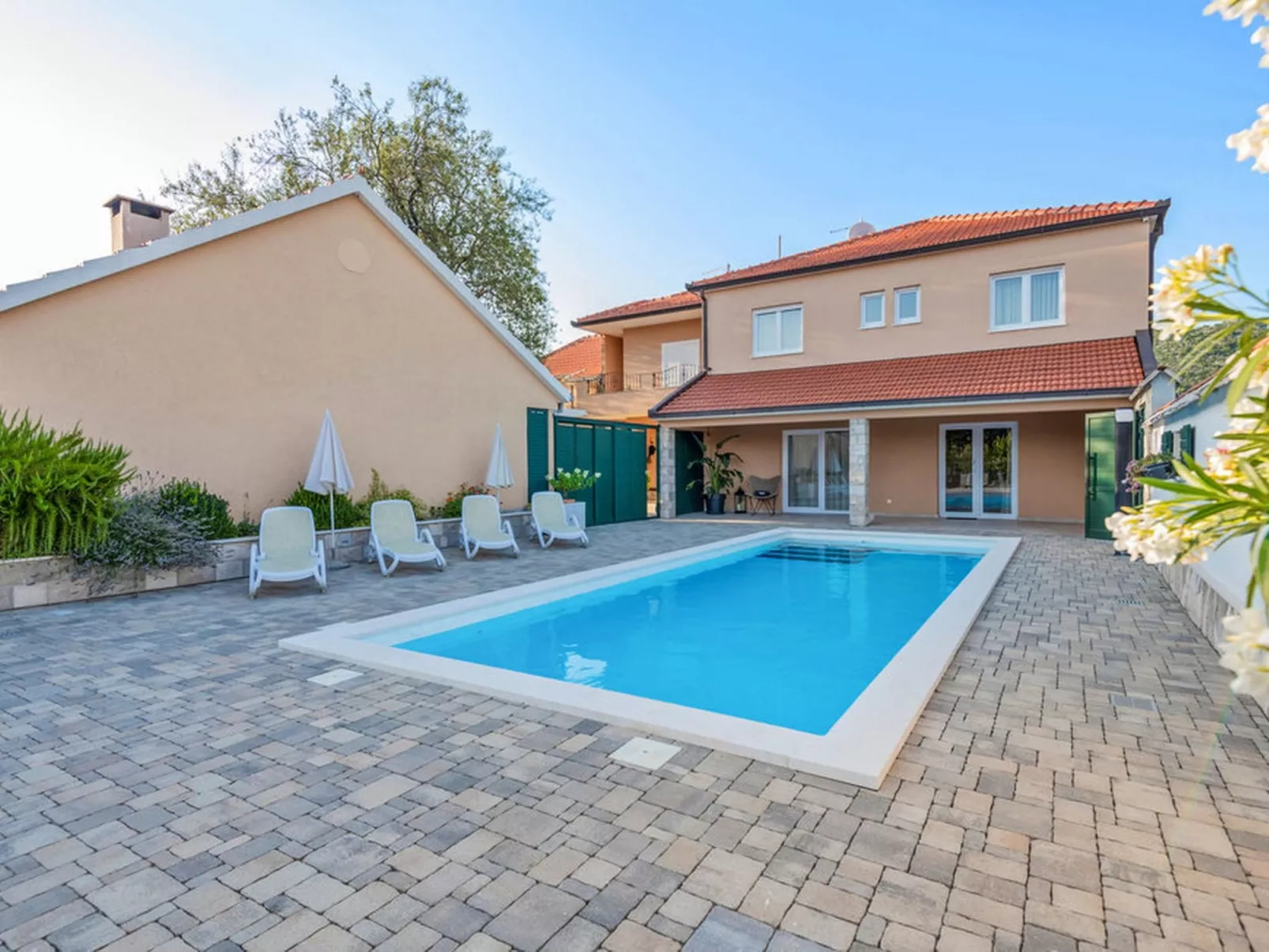 Ferienvilla "Nautica" mit Bergblick-Buiten