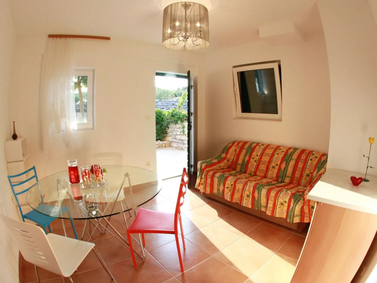 Geräumige Ferienvilla mit Pool und Meerblick-Image-tags.info