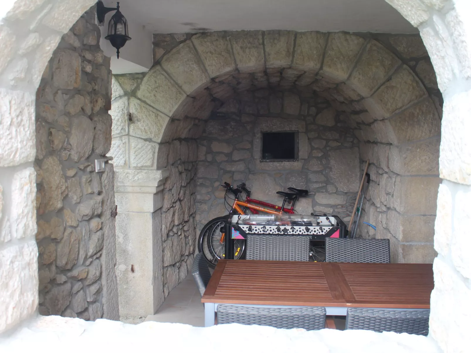 Geräumige Villa mit drei Schlafzimmern und einem ruhigen Garten-Buiten