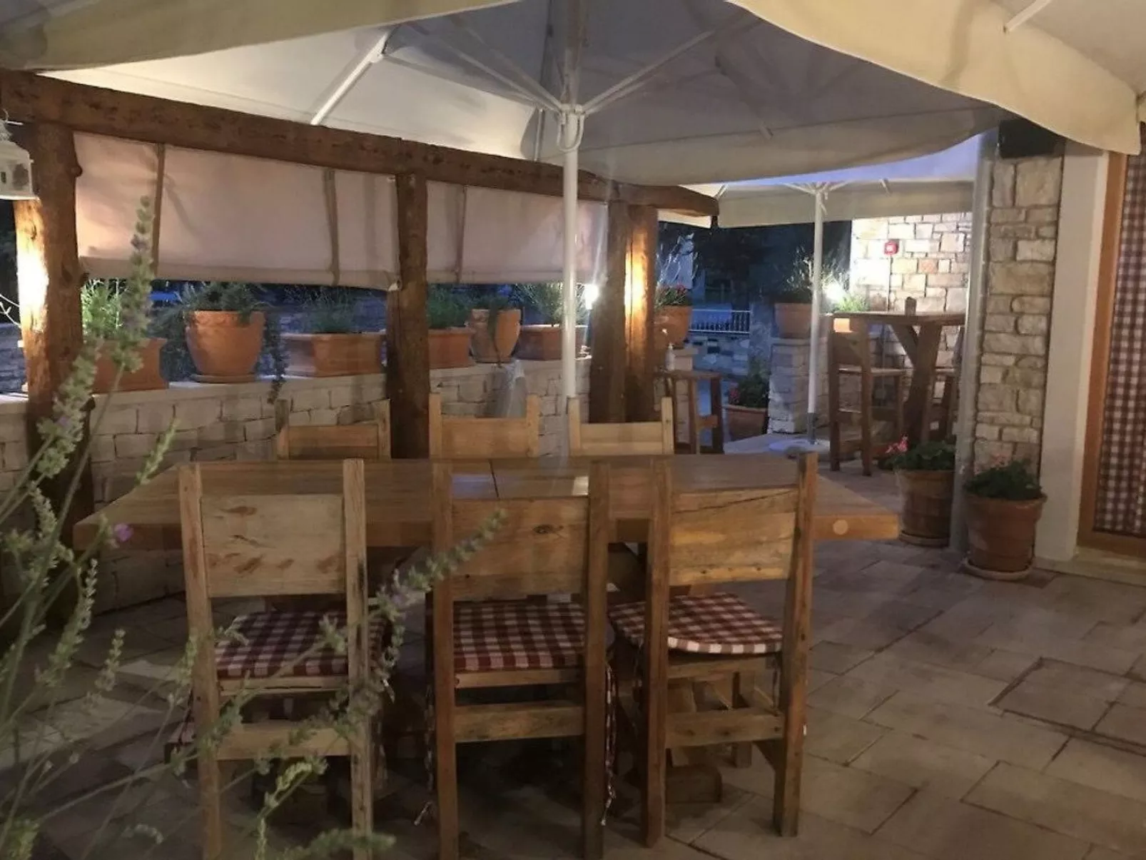 Neues Ferienhaus in Krnica mit Privatem Pool-Buiten