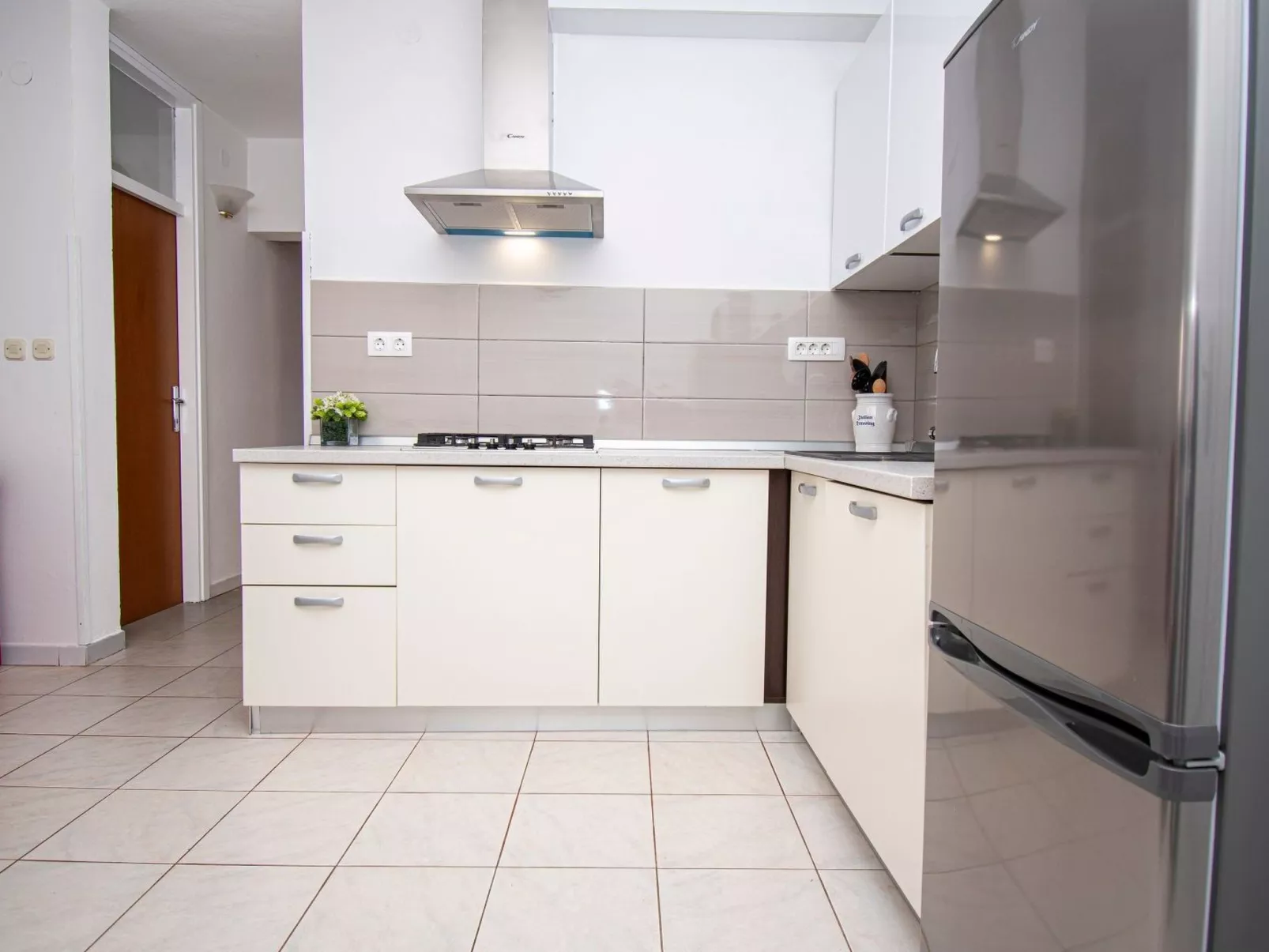 Ruhig und gemütlich 2BR Wohnung in der Nähe des Strandes-Binnen