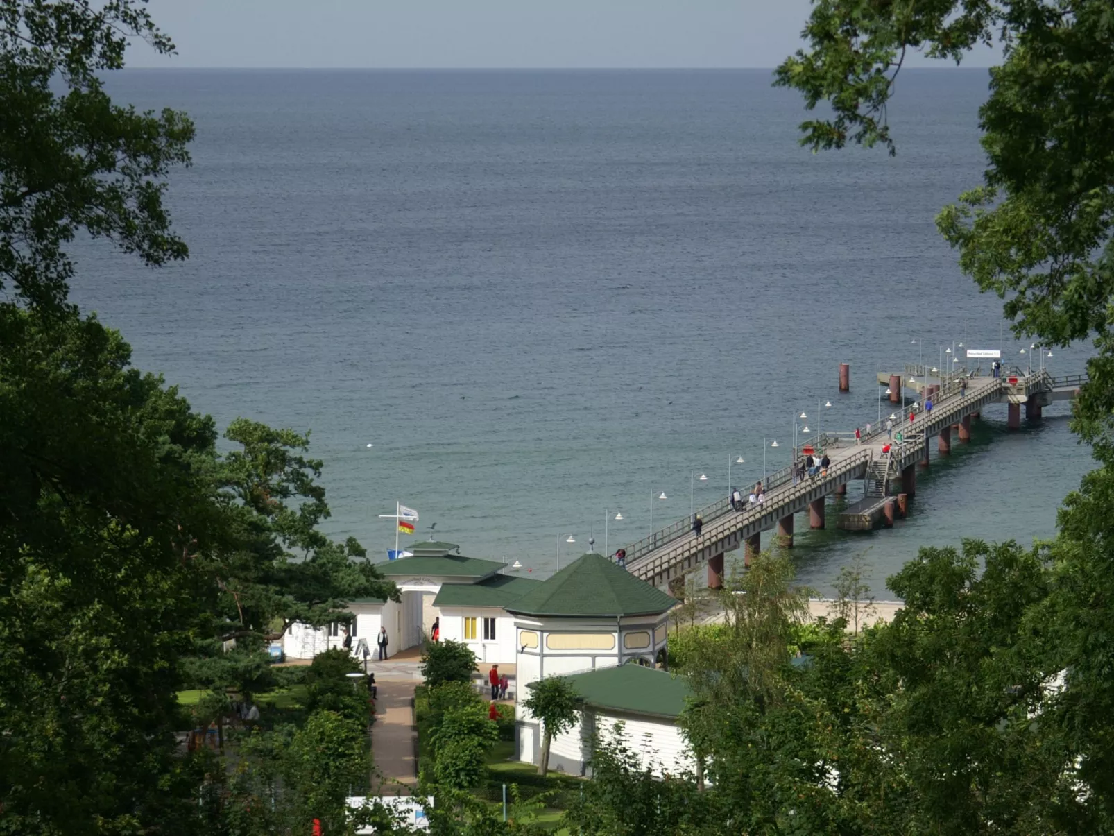 Insel der Freude-Buiten