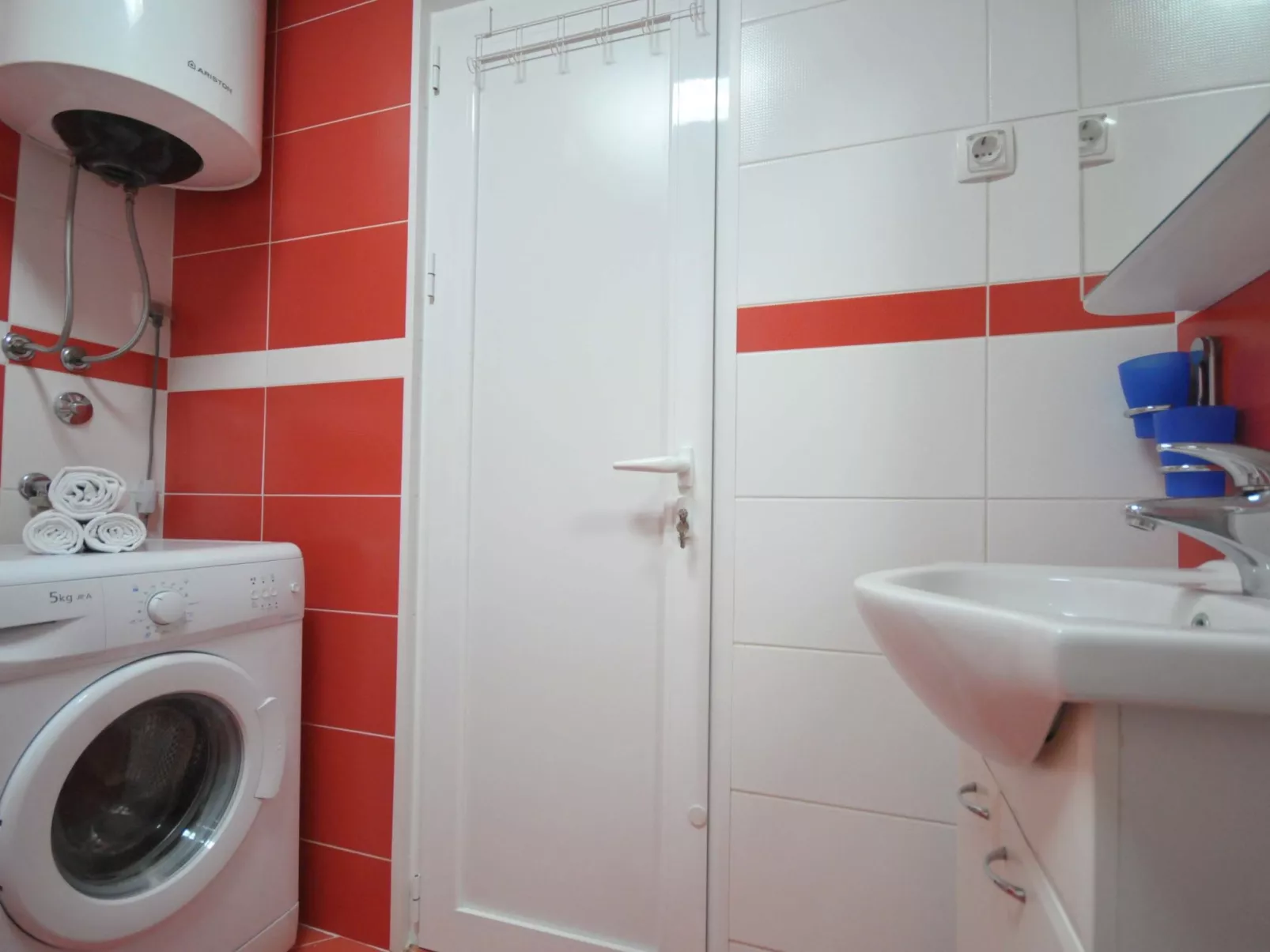 Wohnung mit Waschmaschine und Geschirrspüler-Binnen