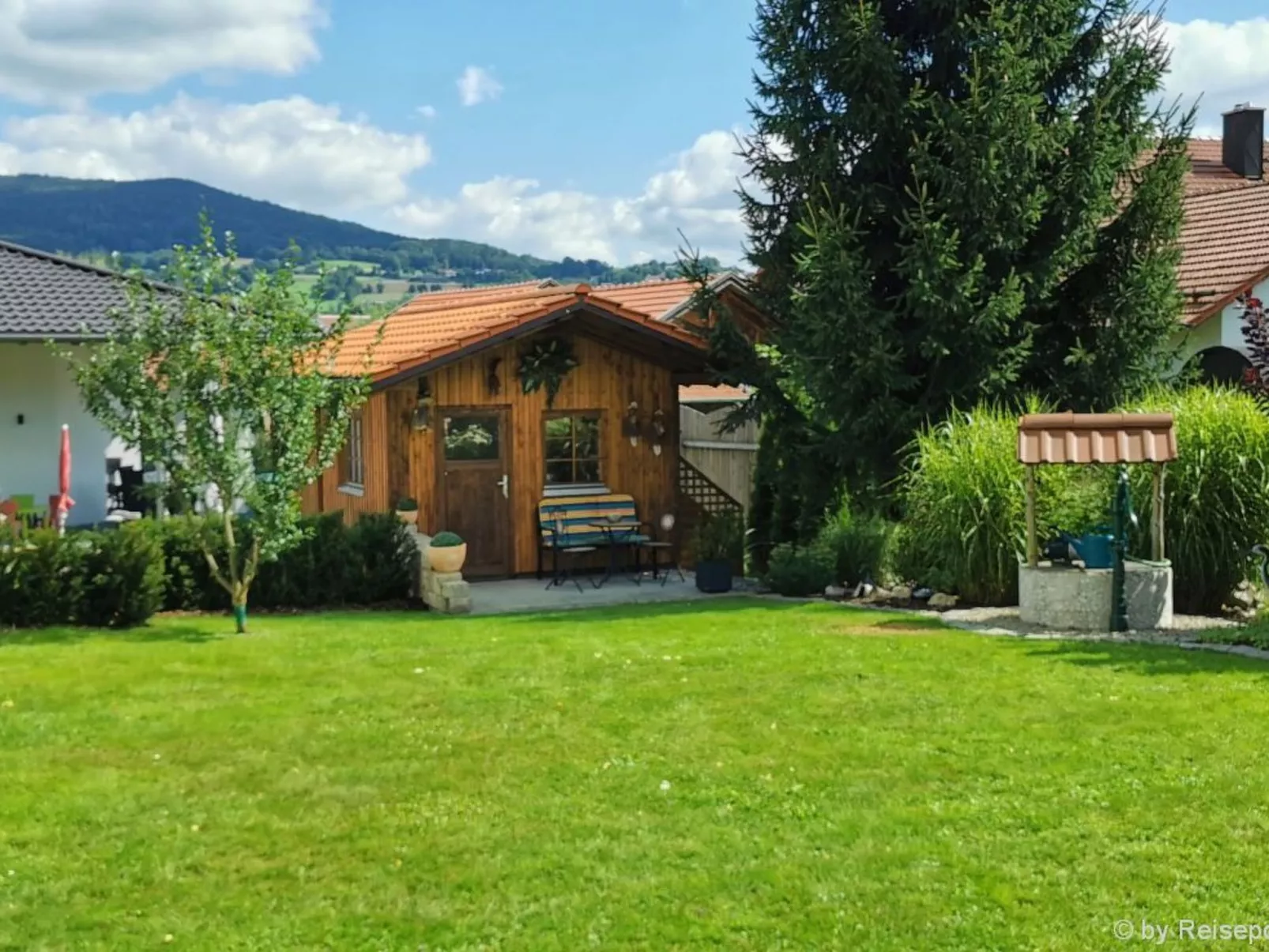 Komfortable Ferienwohnung mit Garten und Grill-Buiten