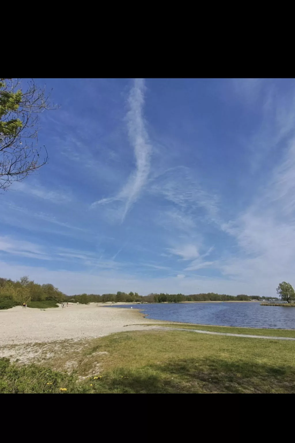 Chalet in Strandnähe-Buiten