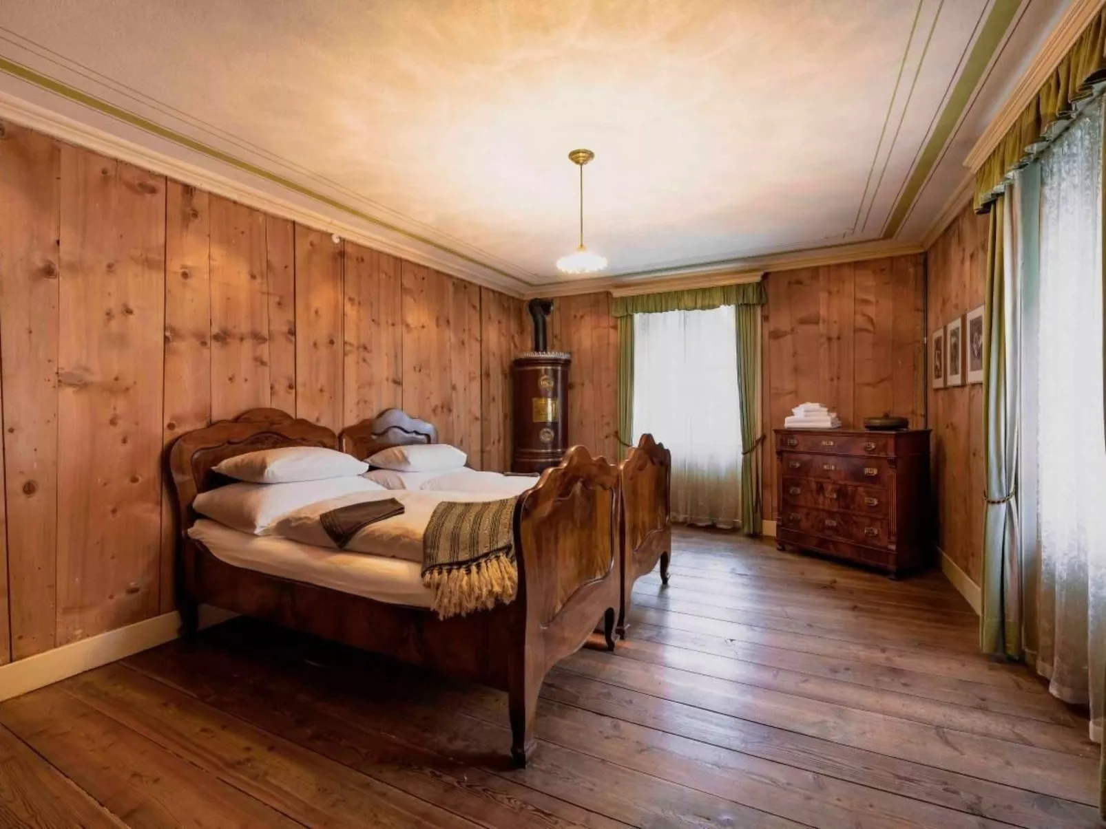 Bündner Zuckerbäckerpalazzo unter Denkmalschutz-Binnen