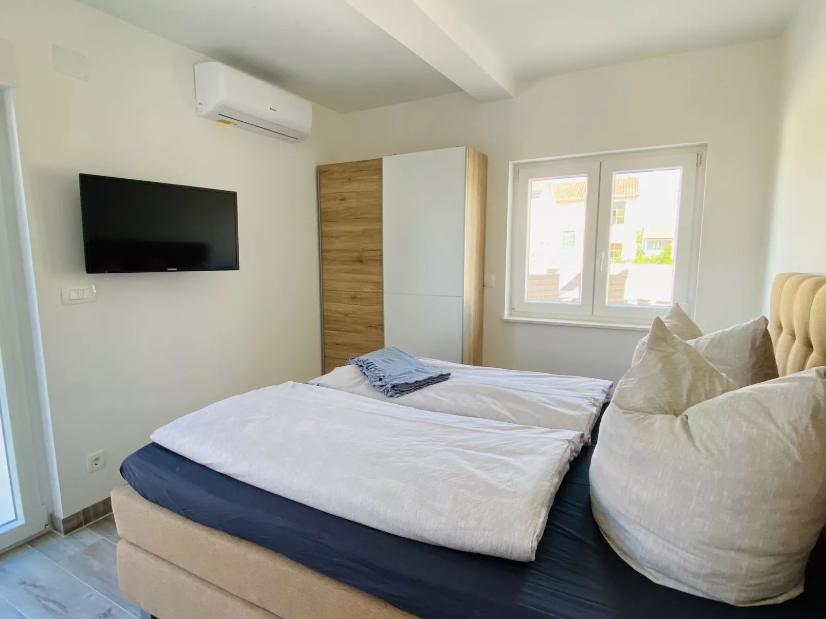 Großes Ferienhaus zur alleinigen Nutzung mit Pool-Image-tags.info