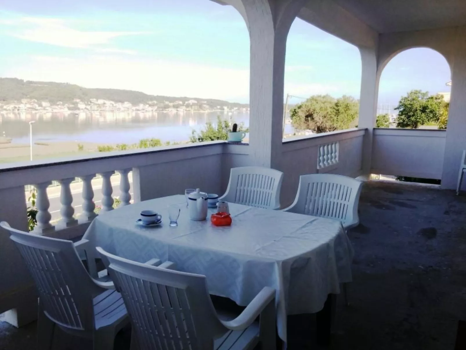 Wohnung Marica mit Balkon und herrlichem Meerblick-Buiten