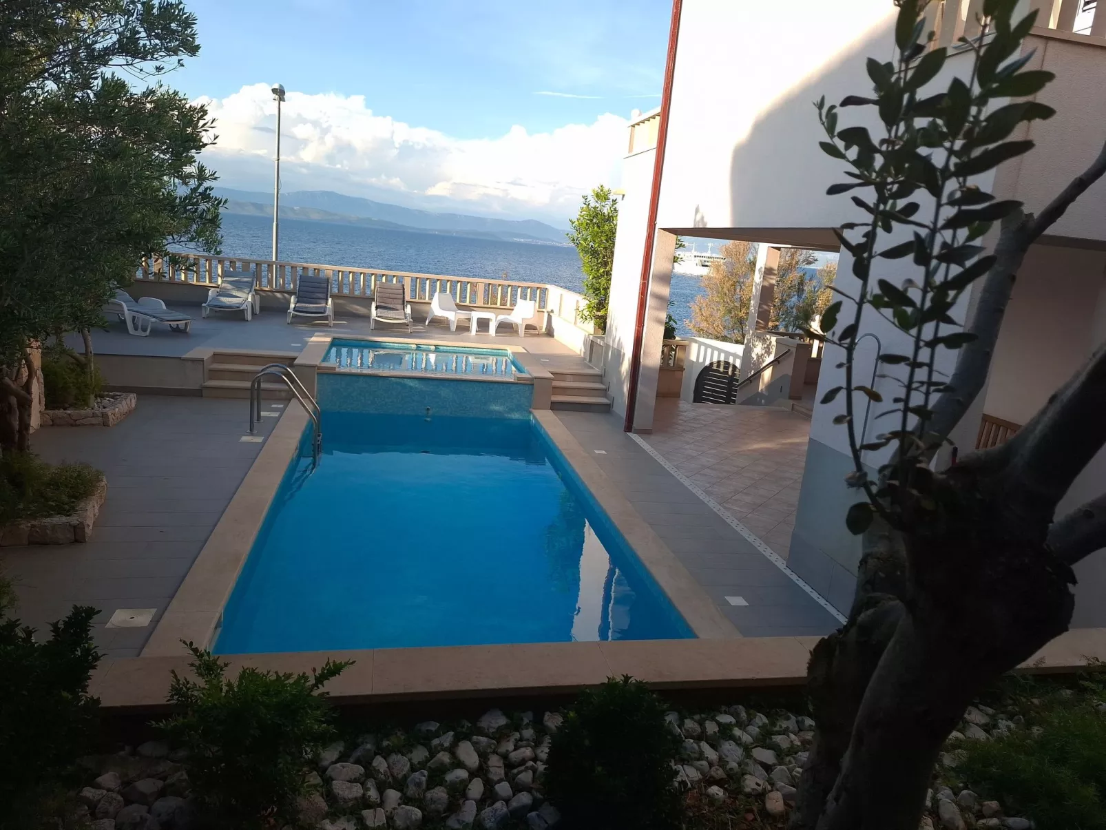 Mit beheiztem Außenpool-Buiten