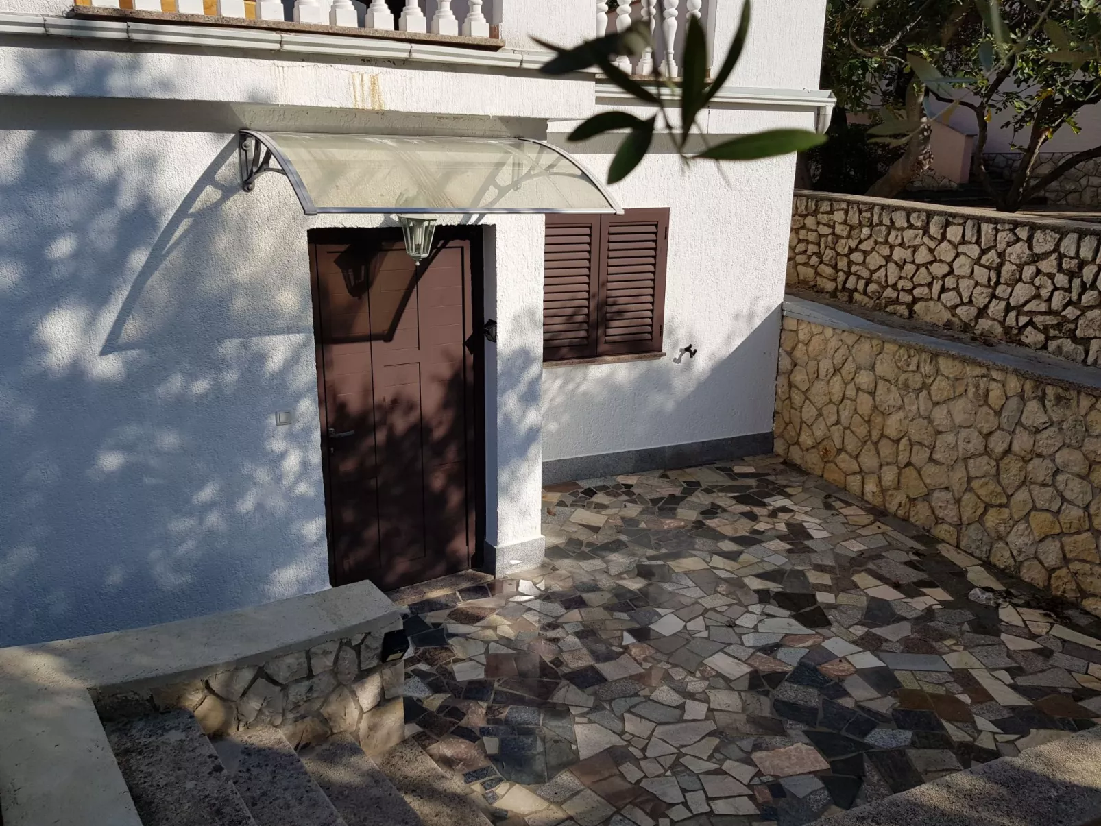 Große Wohnung in Mandre mit Grill und Terrasse-Buiten