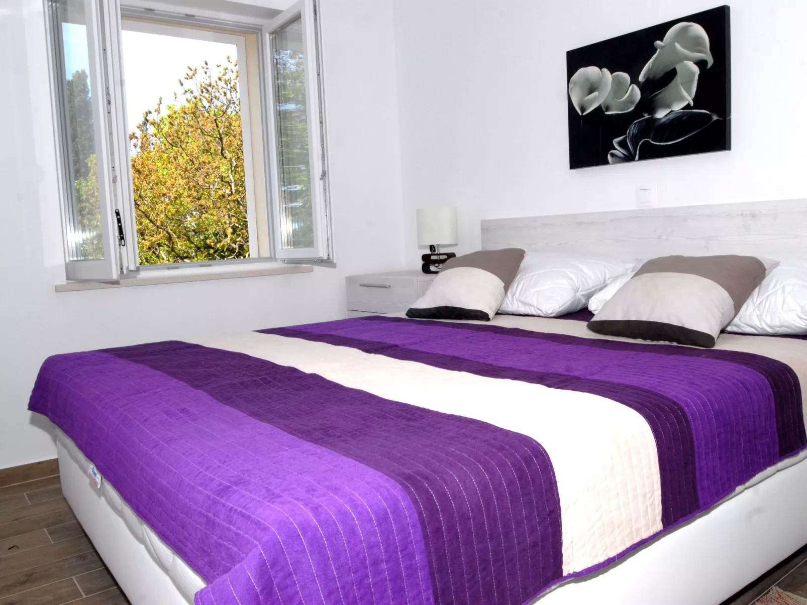 Villa Mambo-Image-tags.info