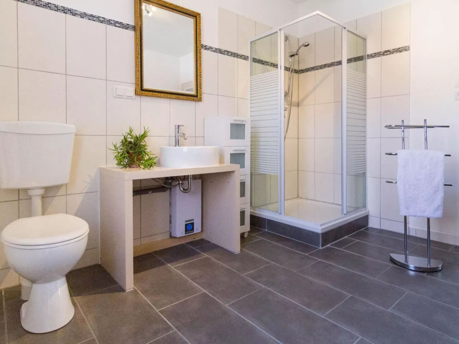 Großes, altes, umfassend saniertes Ferienhaus-Binnen