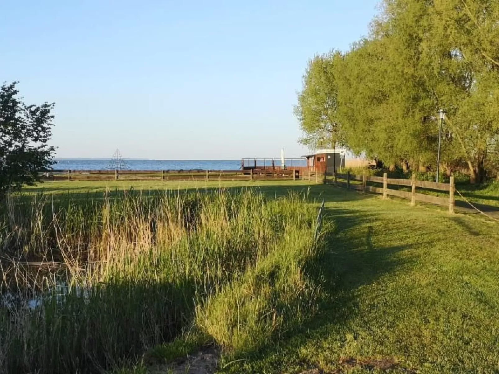 In Altwarp mit Botanischem Garten-Buiten
