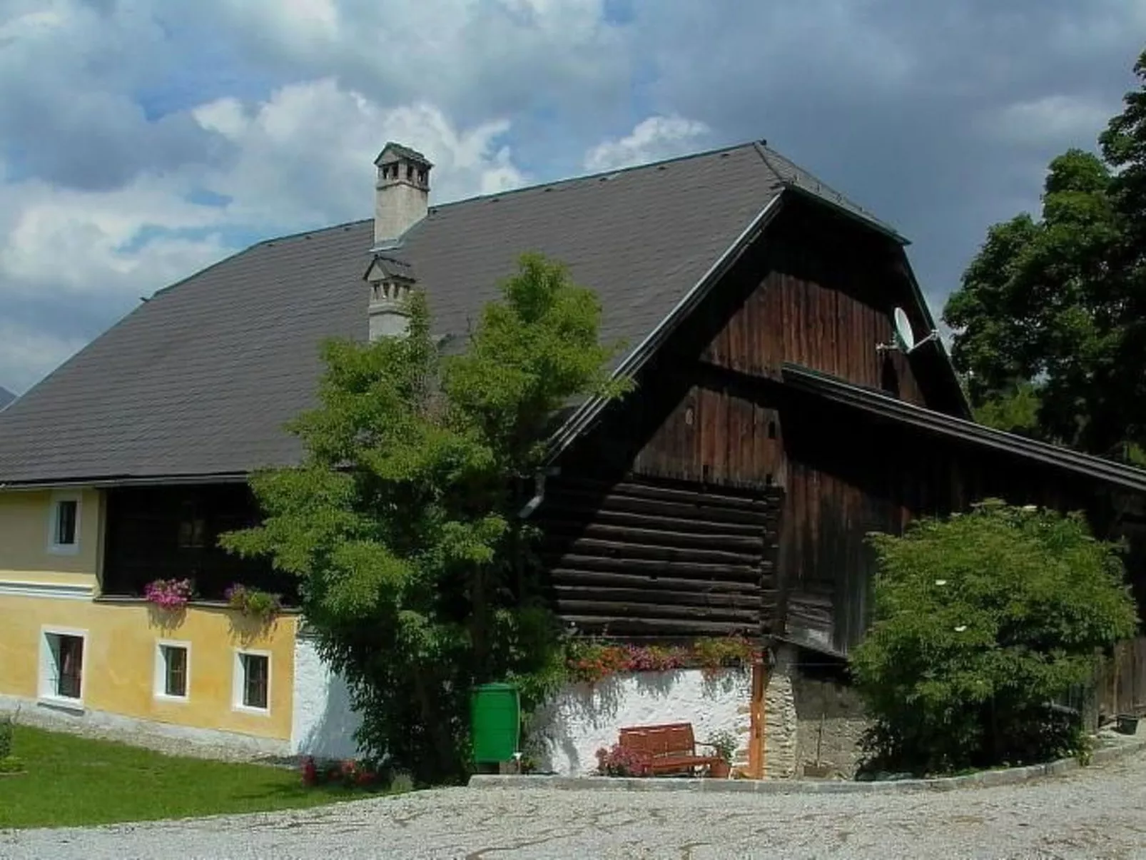 Erdgeschosswohnung in 320 Jahre altem Haus-Buiten