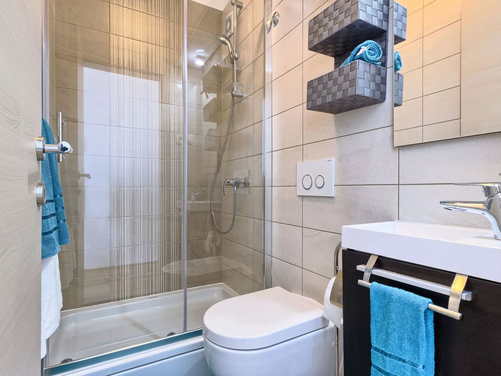 "Split Area Apartment"-Image-tags.info