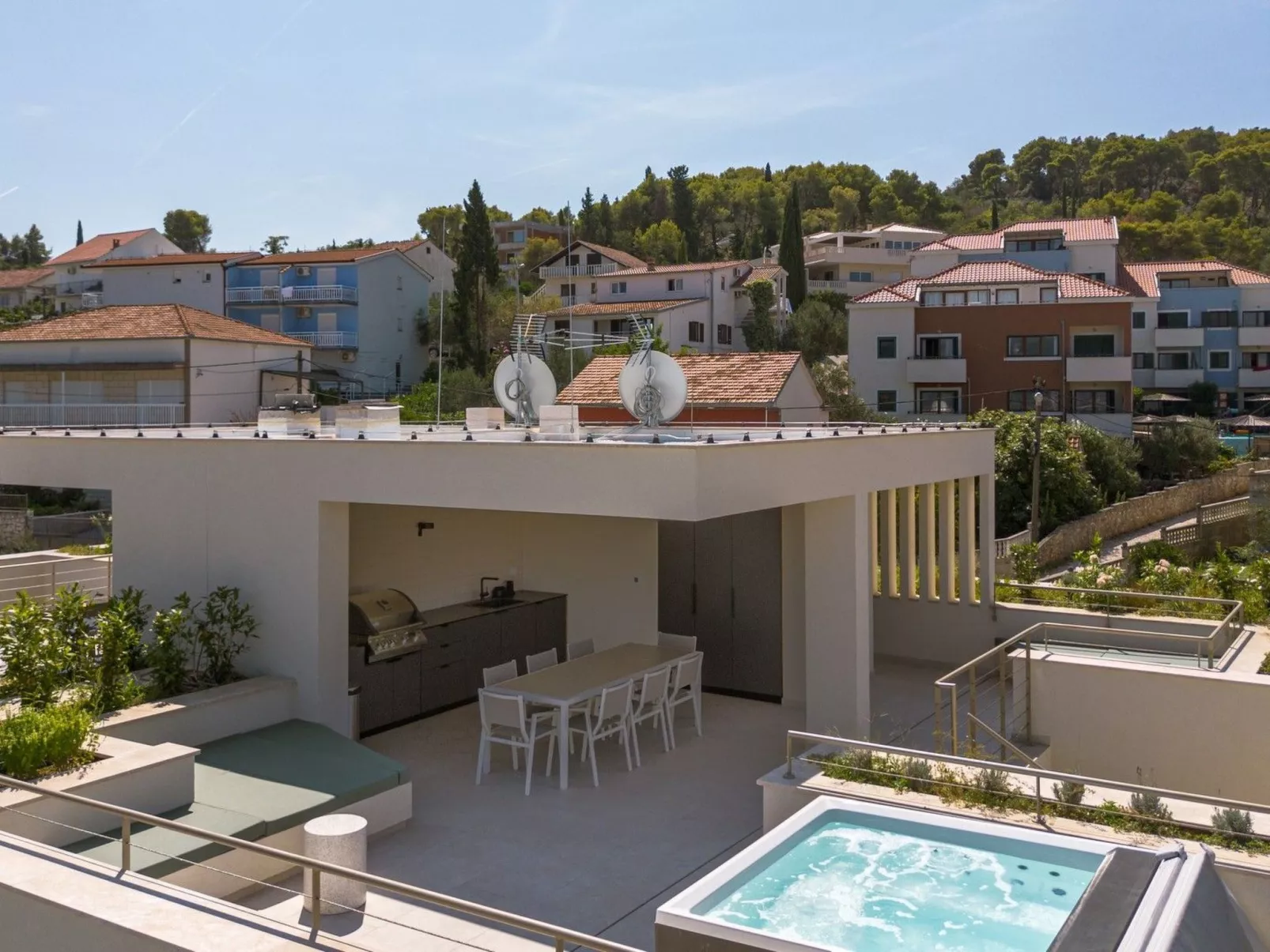 Luxuriöse Villa Aqua-Buiten