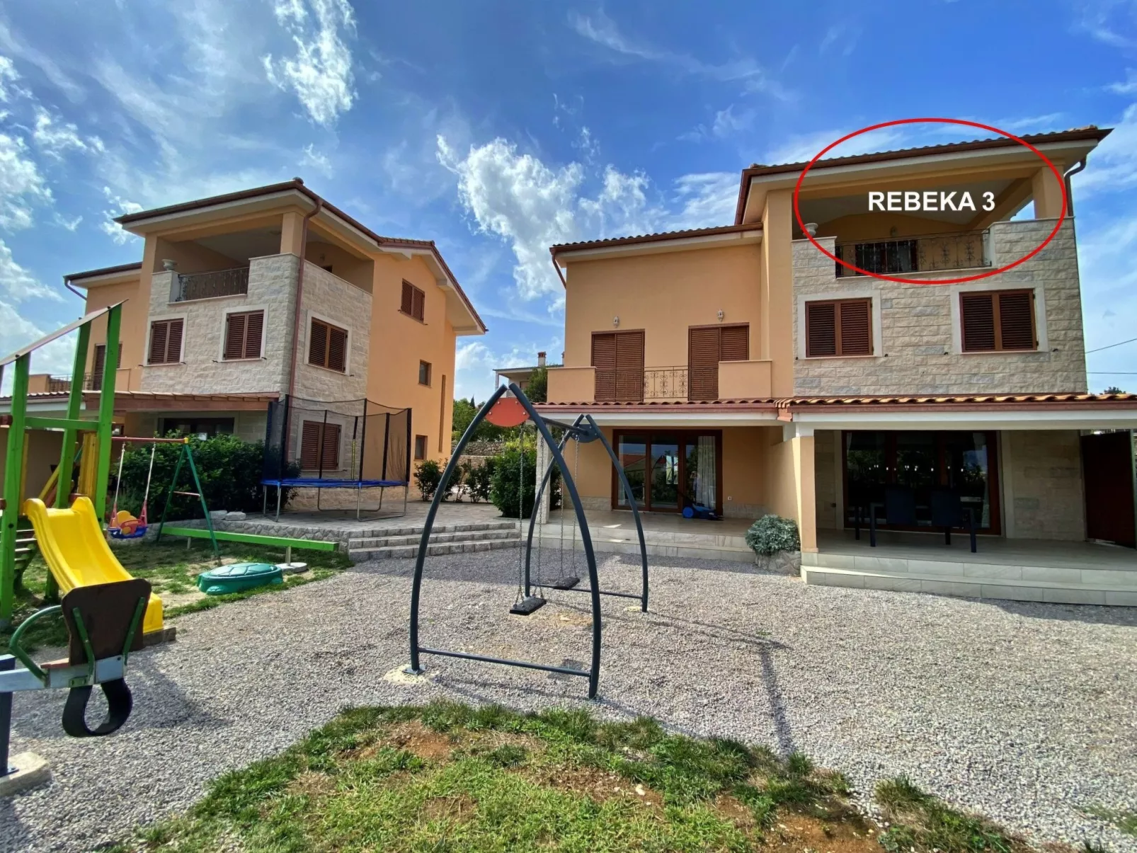 Apartment Rebeka-Buiten