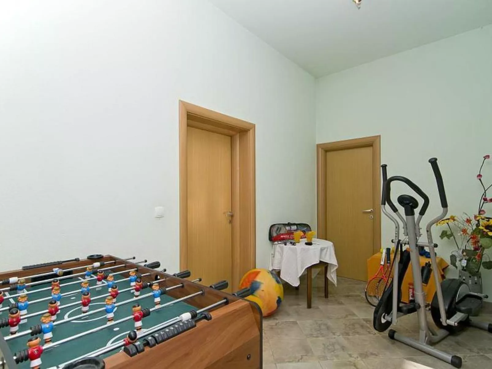 Mit Privatparkplatz-Binnen